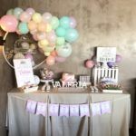 mesa-dulce-banderines-rosa-globos-de-colores