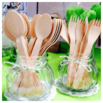cubiertos_madera_mesa_dulce