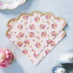 servilletas-con-forma-rosas-oro